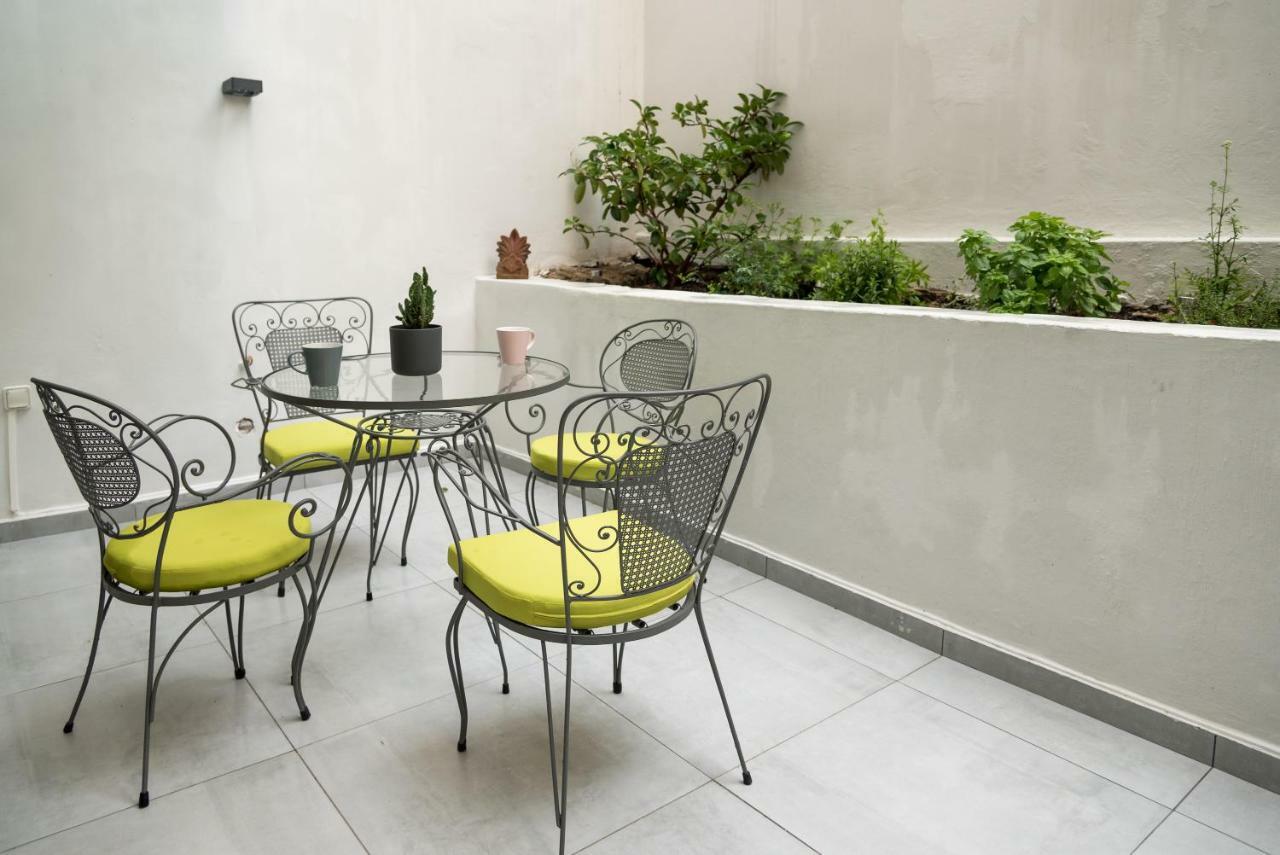 Central Cozy Studio With A Secret Garden Atina Dış mekan fotoğraf